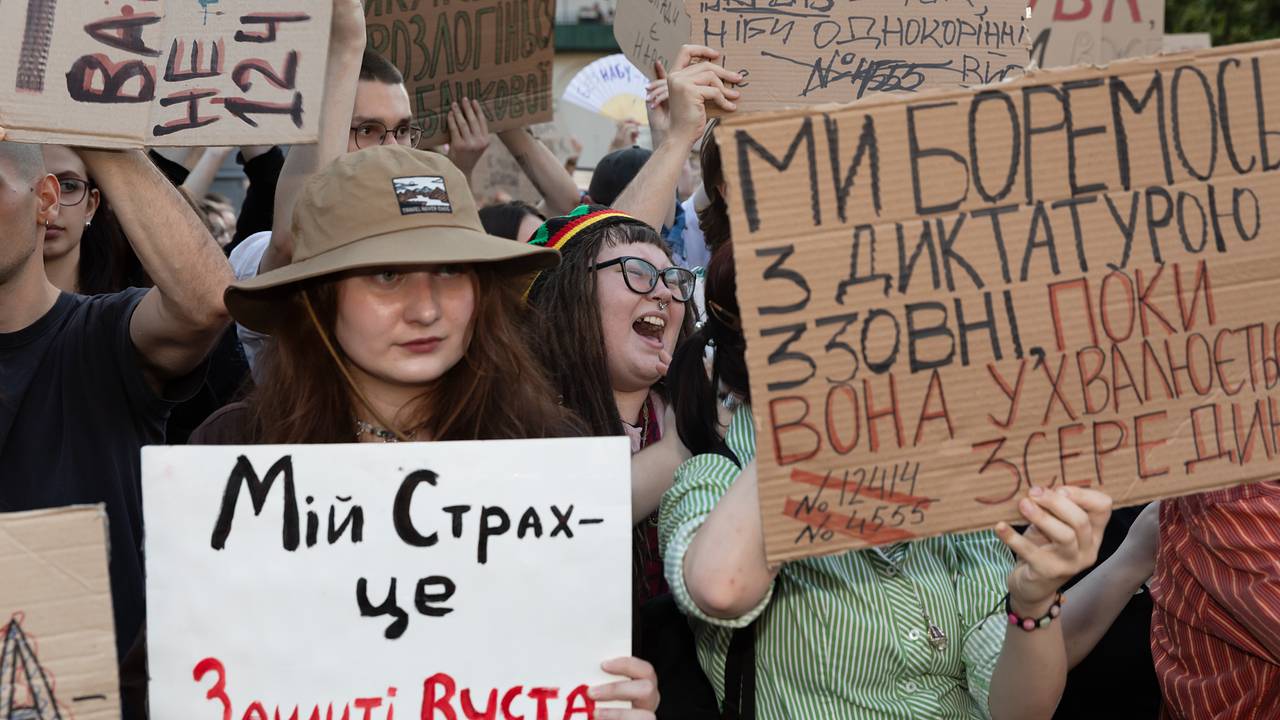 Подполье сообщило о вспыхнувших в Херсоне и Запорожье протестах в связи с реформой НАБУ