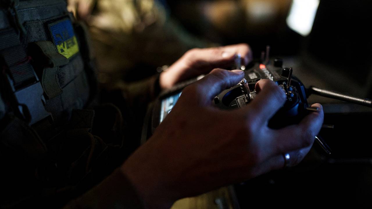 Три пассажирских поезда задержались в российском регионе из-за атаки БПЛА