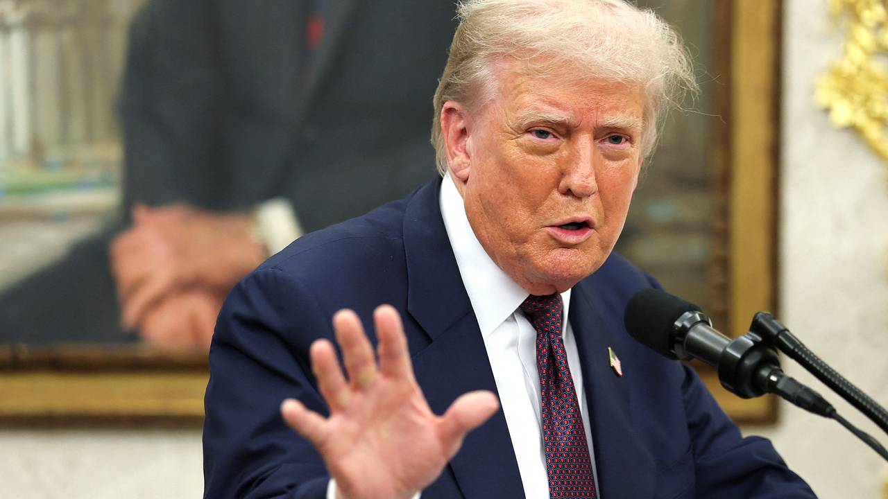 В Китае ответили на слова Трампа о санкциях за сотрудничество с Россией