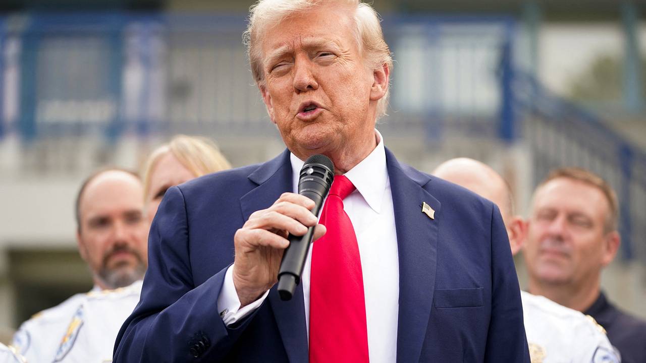 Графолог сделала выводы о Трампе на основе его почерка