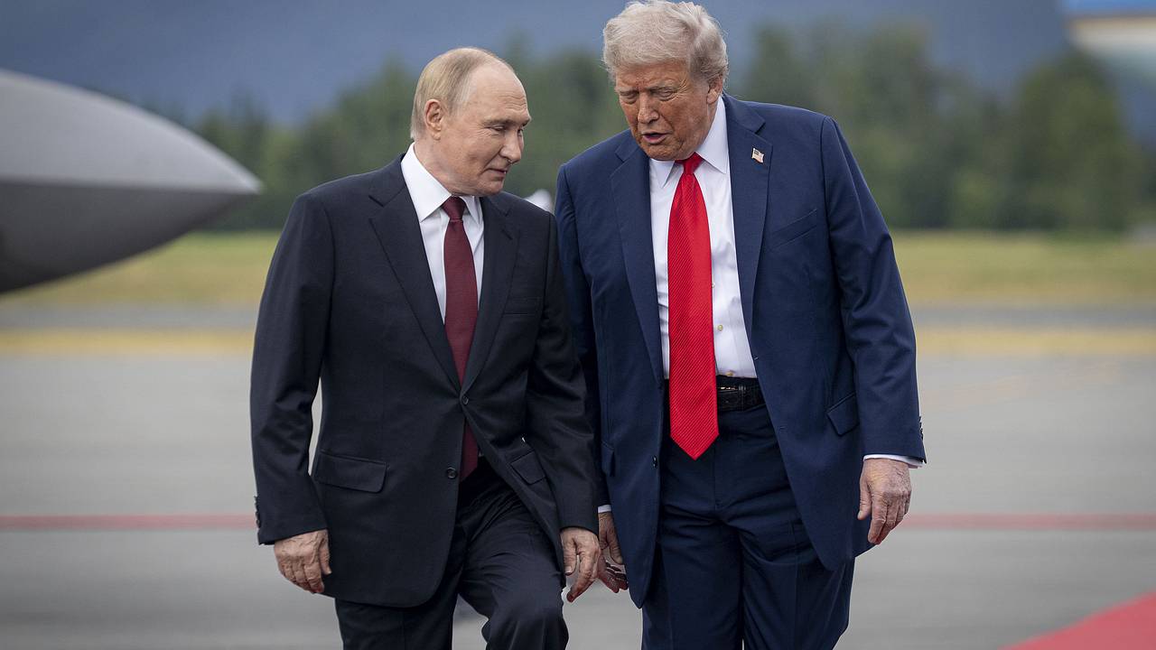 Трамп поговорил с европейскими лидерами и разочаровал их. После этого он опубликовал фото с Путиным, сделанное на Аляске