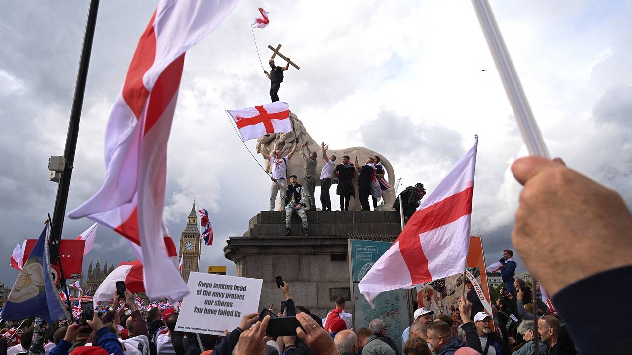 Трансляция с протестов в Лондоне собрала несколько миллионов просмотров