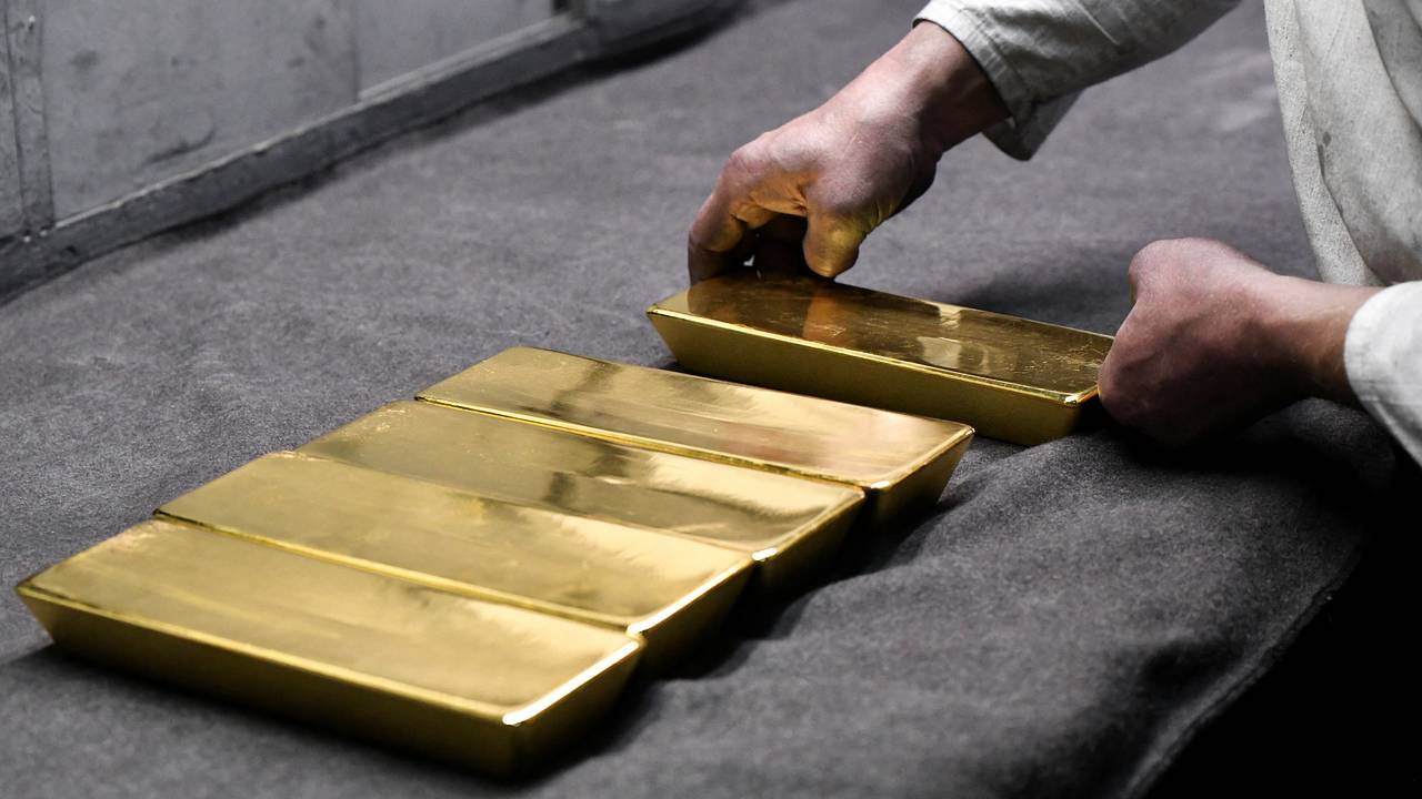 Российские запасы золота сократились до минимума с весны 2023 года