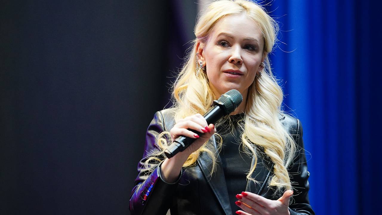 Мизулина заявила об усталости от переодетых в платья мужиков