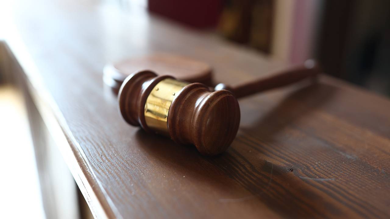 Суд решил уничтожить привезенную из Эстонии Библию сатанистов