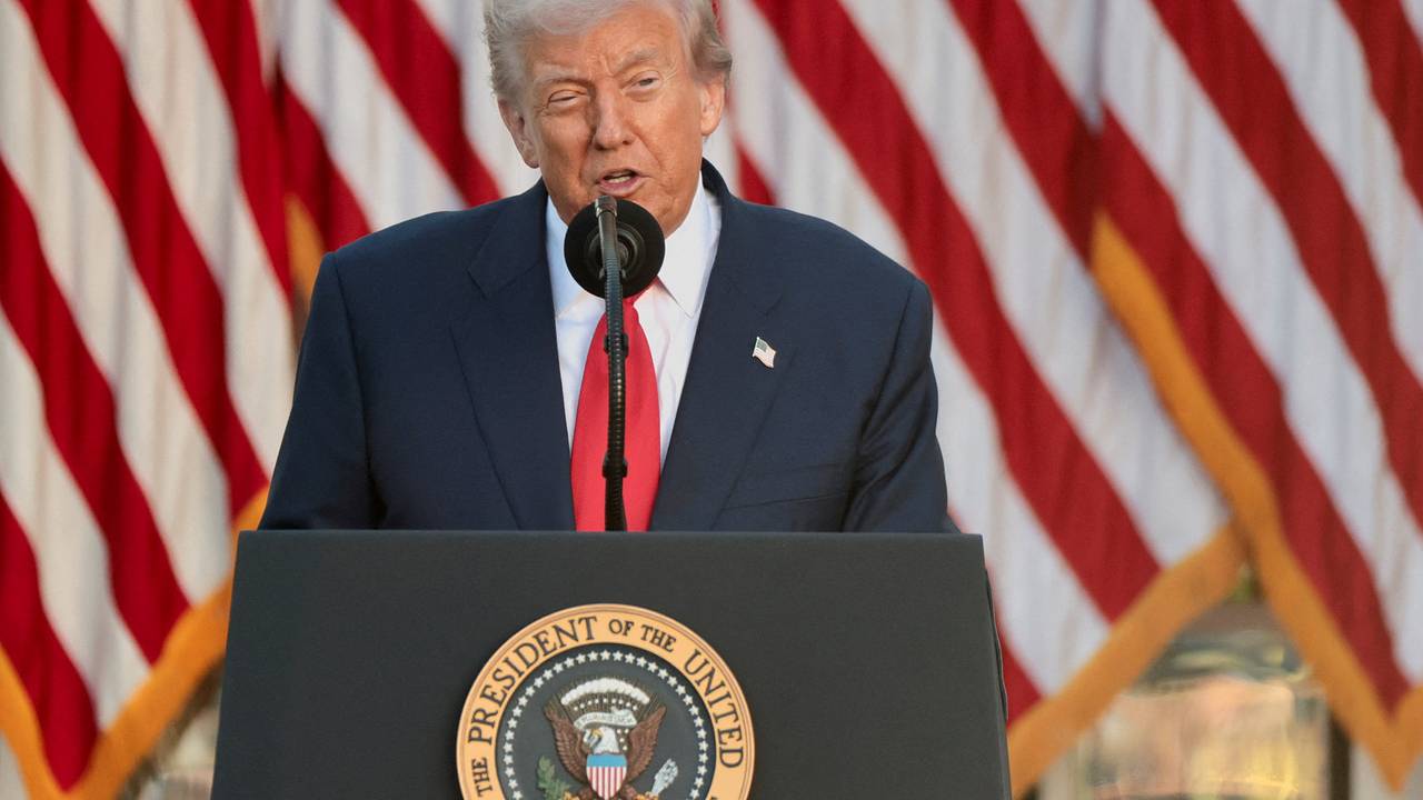 Трамп решил не поздравлять Путина с днем рождения