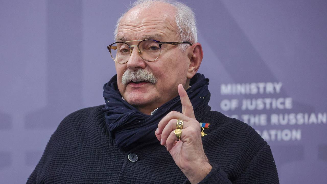 Михалков призвал каждого россиянина отслужить в армии