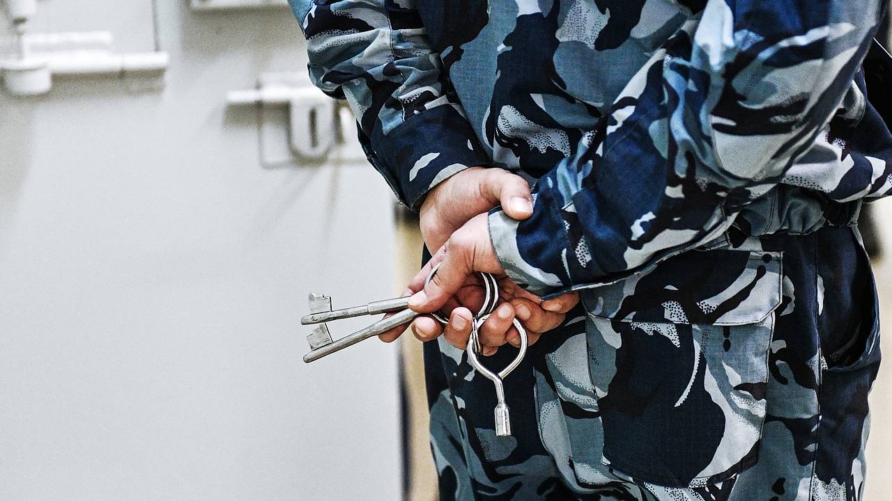 Пожизненно осужденный в России маньяк-педофил попросился на свободу