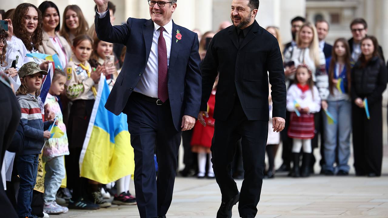 На Западе высмеяли одну деталь на фото Зеленского со Стармером