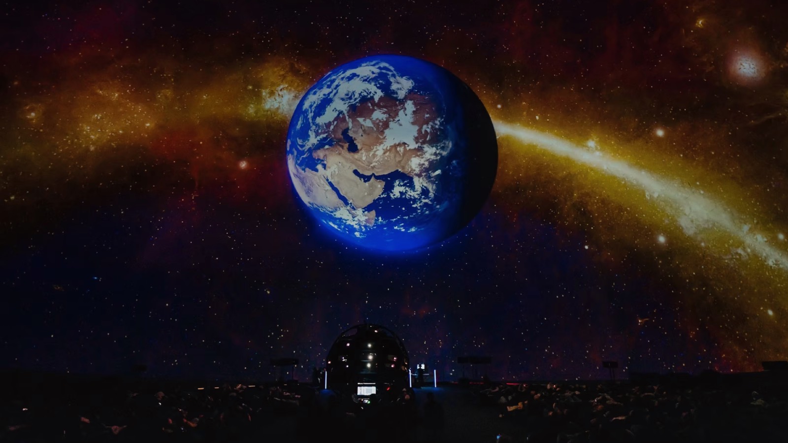 Авангард с фонариком и хоррор про наводнение: гид по главным событиям «Ночи искусств»