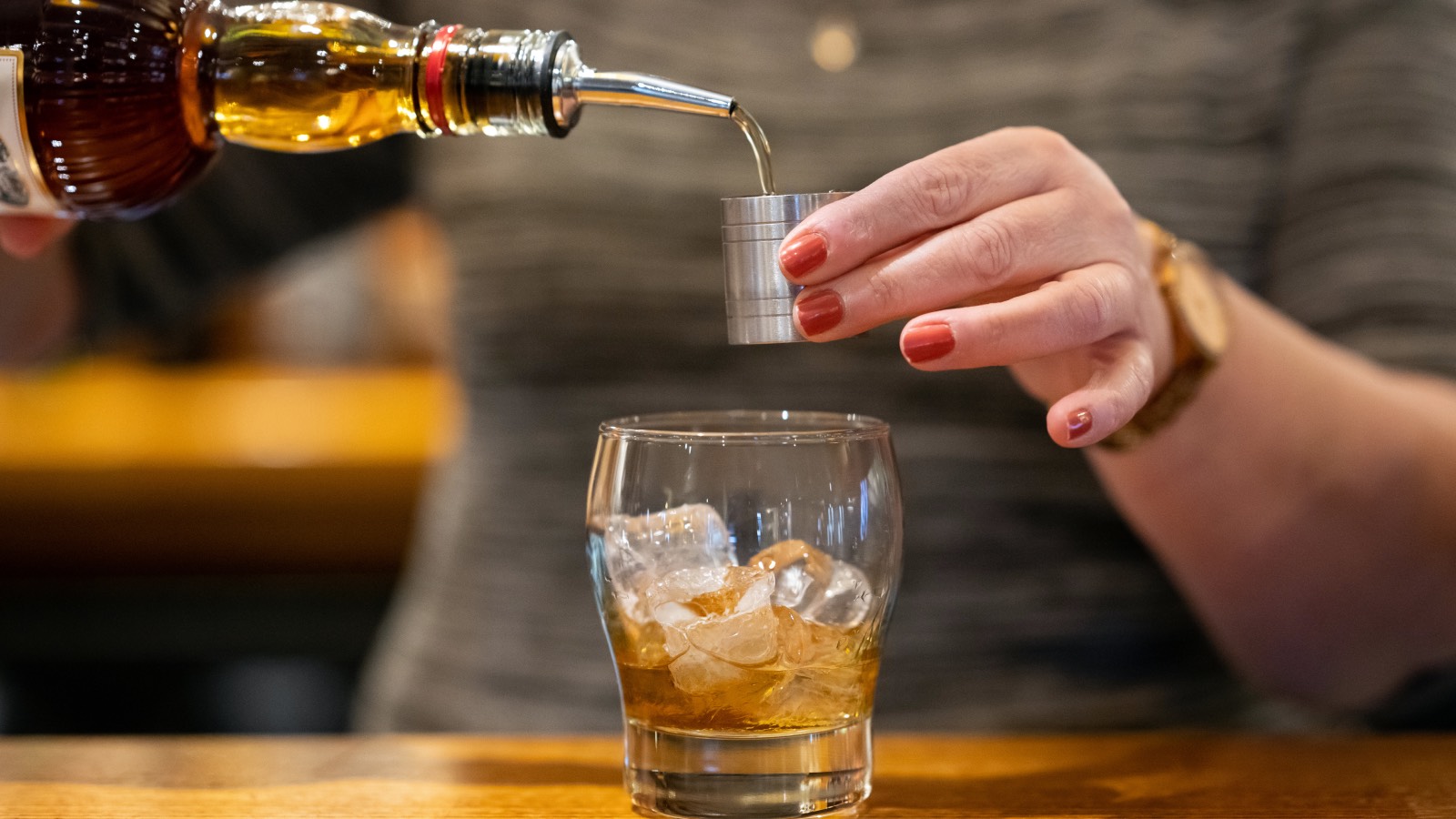 Алкогольные корпорации дешевеют из-за перемен в потребительском поведении