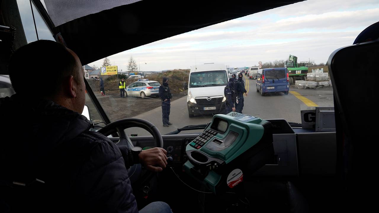 На Украине остановлена работа всех пограничных пунктов пропуска