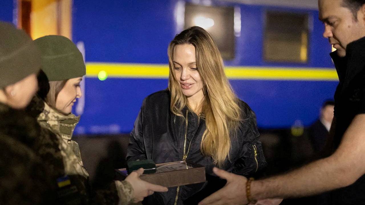 Анджелина Джоли рассказала о поездке на Украину