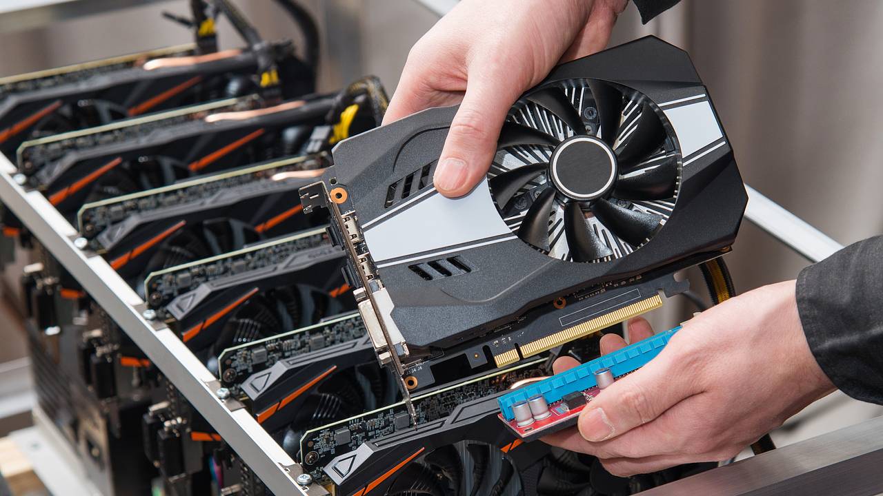 В постсоветской стране отключили все майнинговые фермы