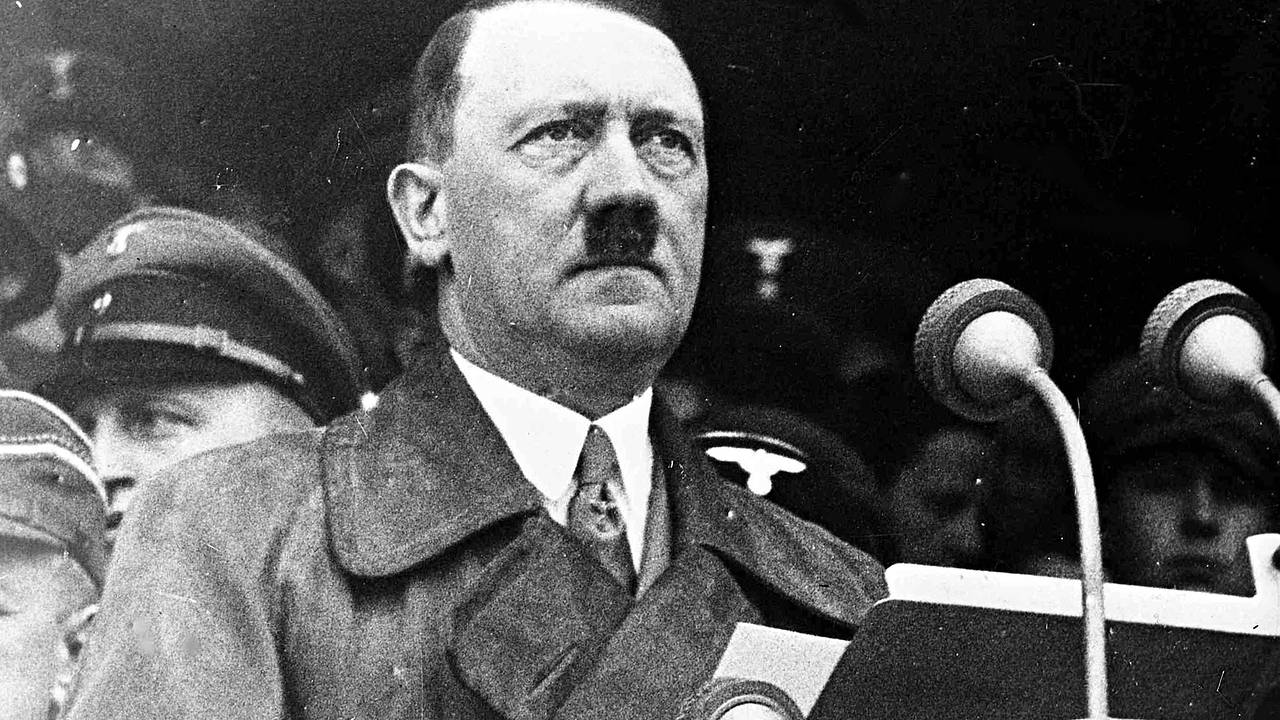 Генетик РАН посмеялся над исследованием о связи между нацизмом и микропенисом Гитлера