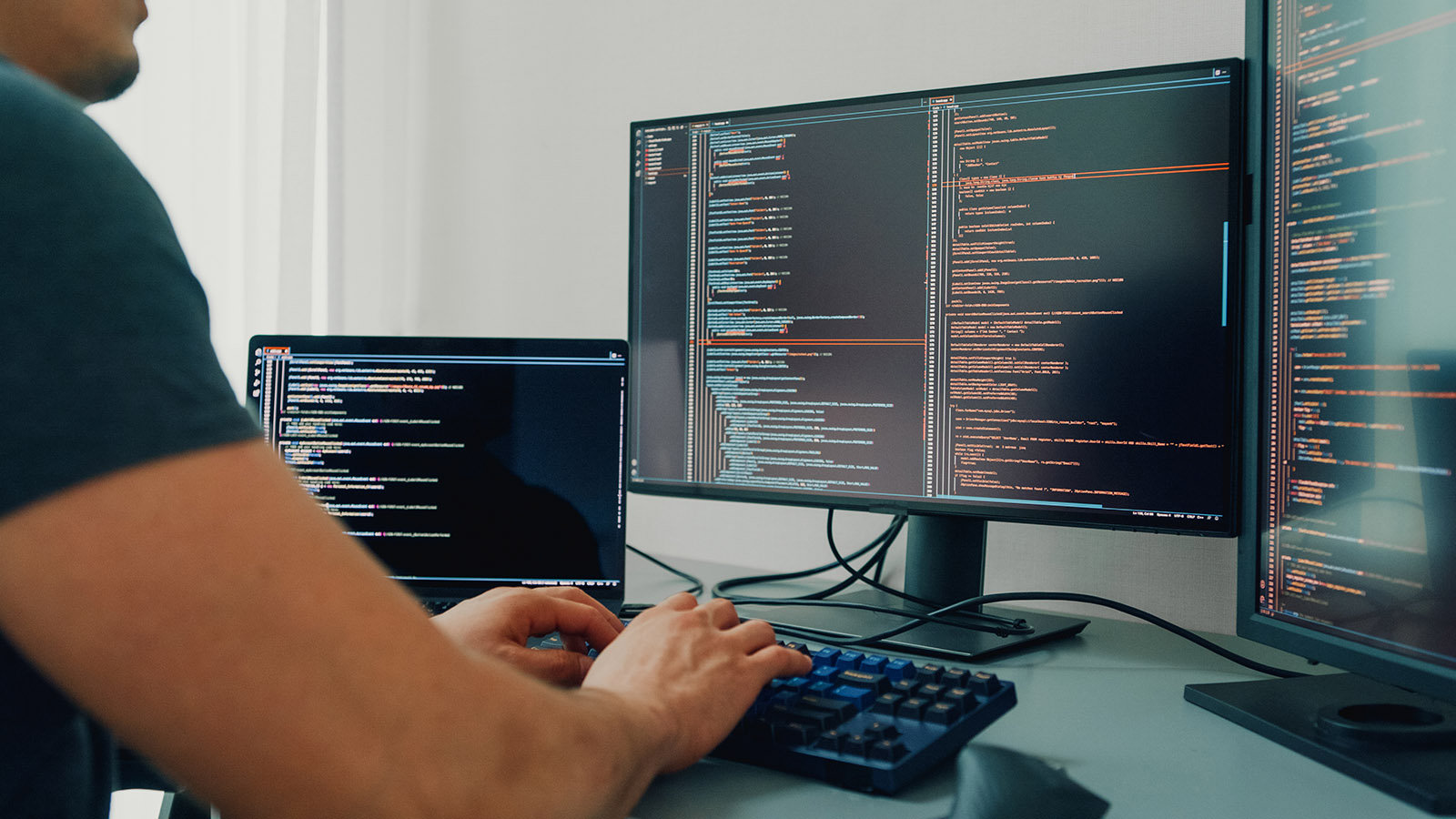 Разработчиков ИИ-агентов призвали использовать единый технологический стандарт