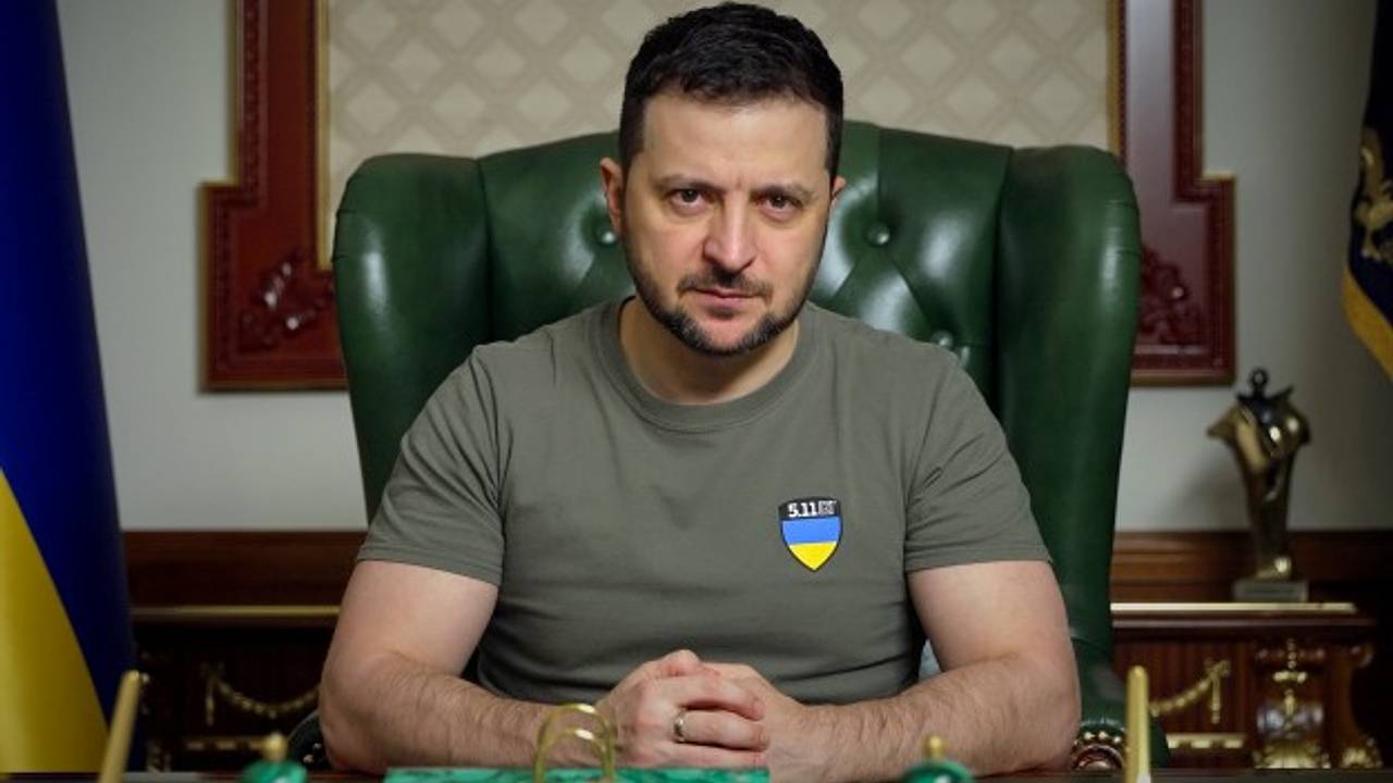 «Поражение, политический крах и гражданская война». На Западе предрекли Зеленскому военный переворот на фоне скандала с коррупцией