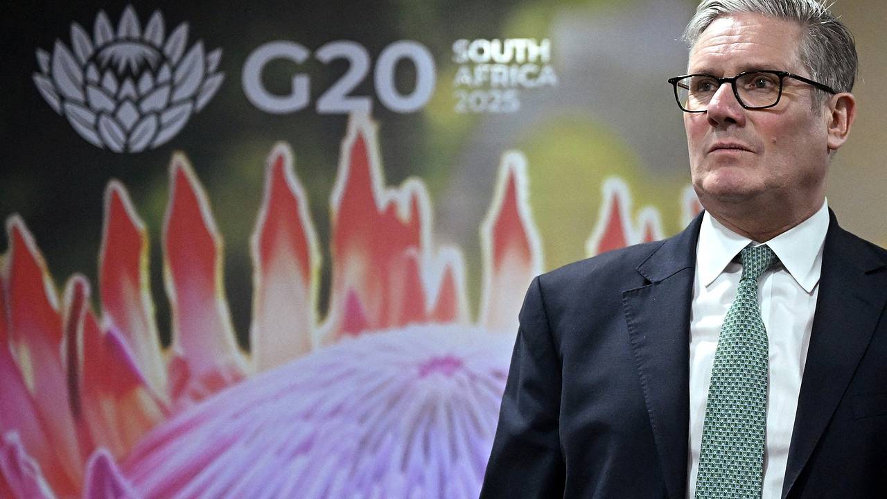 Британского премьер-министра назвали поджигателем войны