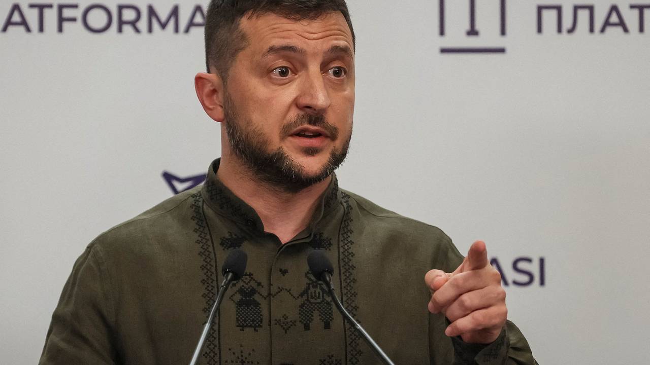 Зеленского предупредили о шатком положении