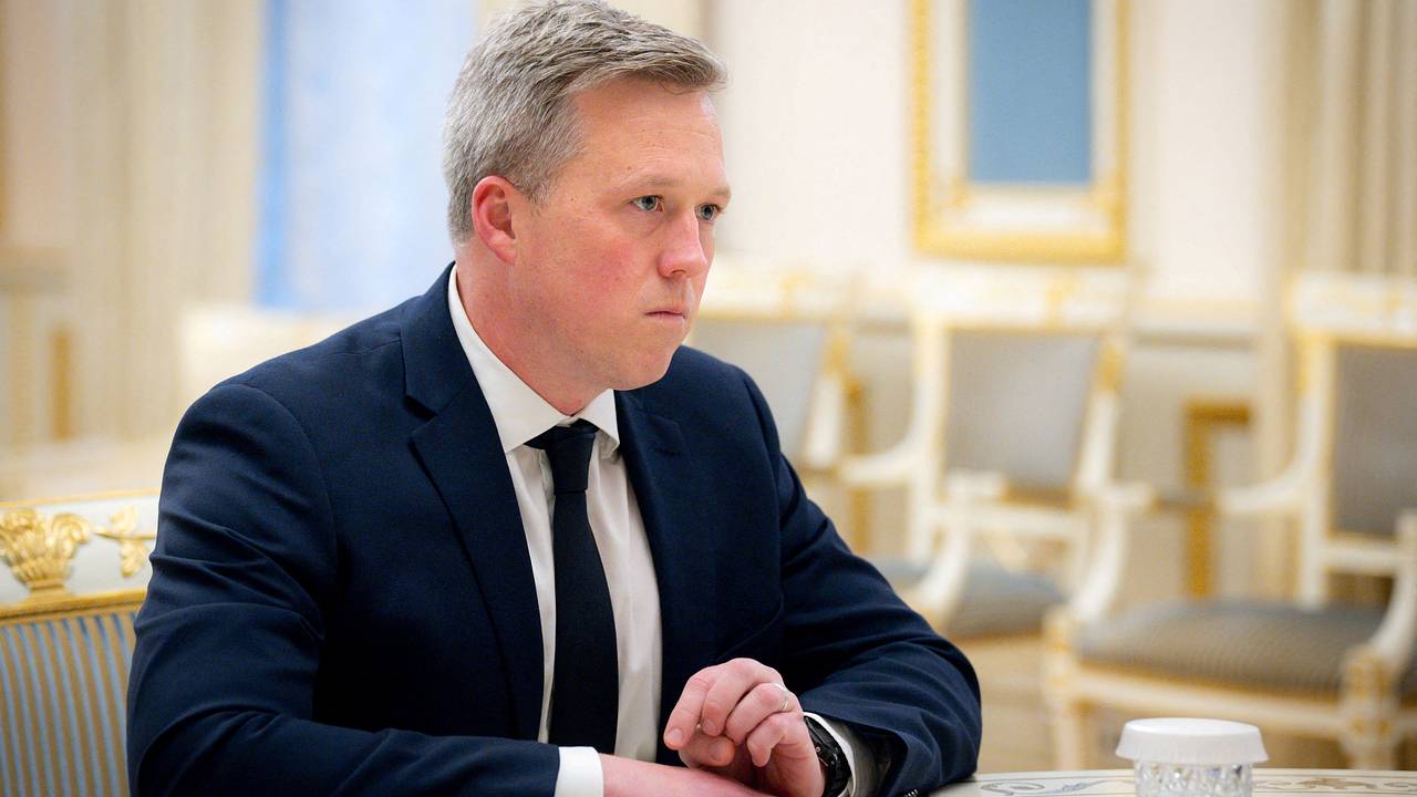 Министр армии США предупредил Киев о неминуемом поражении