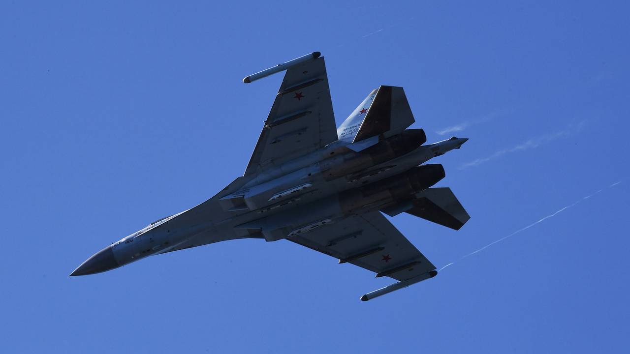 Российский Су-35С «прижал к земле» F-16 и Mirage в зоне СВО