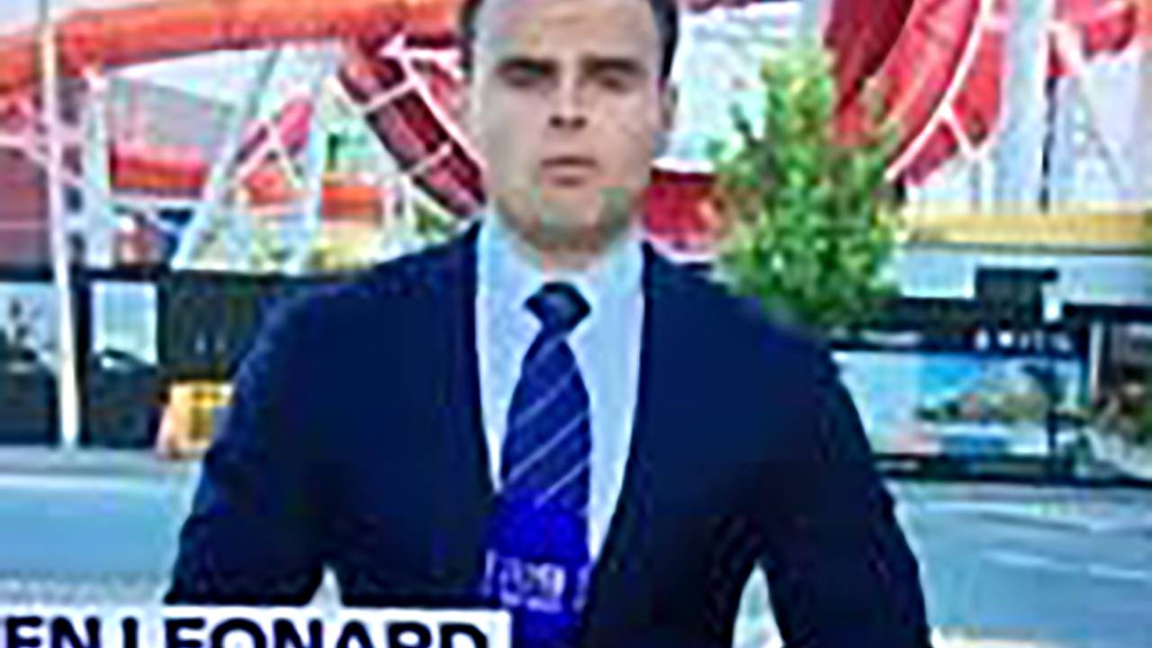 Репортер скорчил гримасу и выругался в прямом эфире