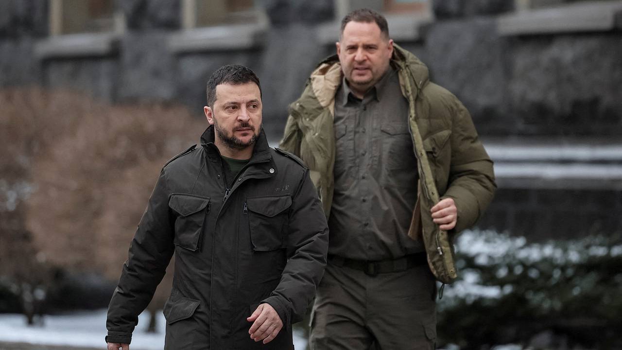 На Украине оценили перспективы Зеленского после отставки Ермака