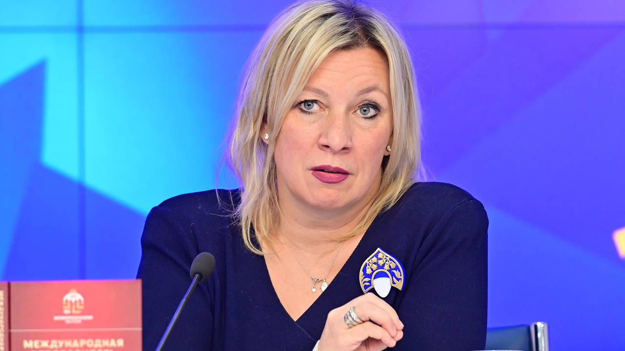 Захарова возмутилась продвижению внучки деда-фашиста