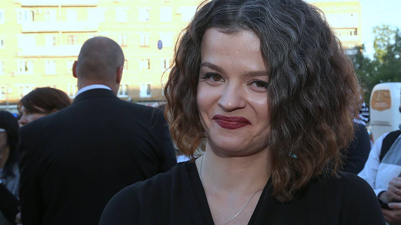 Стало известно о долге дочери Долиной перед налоговой