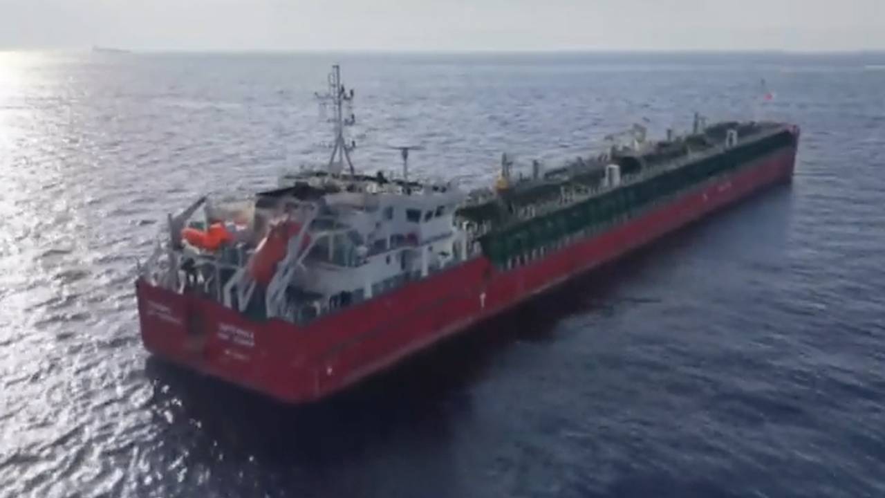 Отравившиеся на танкере у берегов Стамбула российские моряки пришли в себя