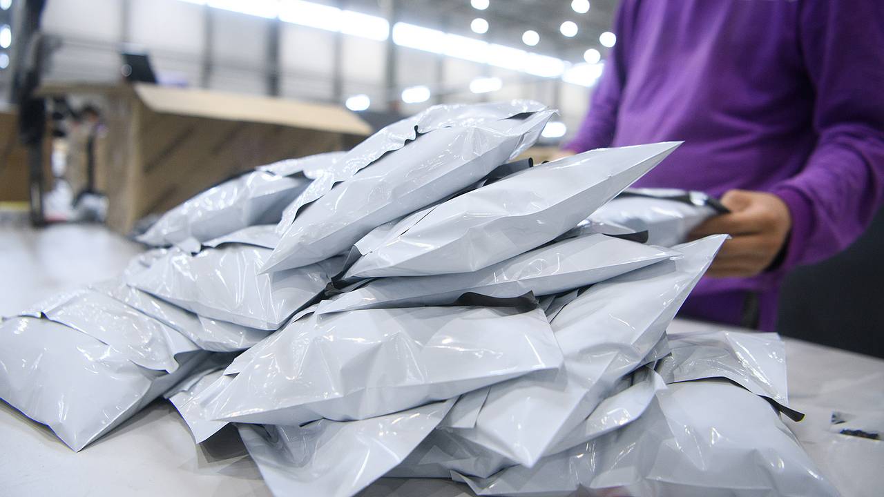 В Госдуме не поддержали идею о запрете банкам владеть маркетплейсами