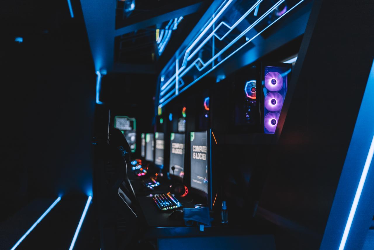 True Gamers переформатирует свои киберклубы в интернет-кафе ради зумеров и альф