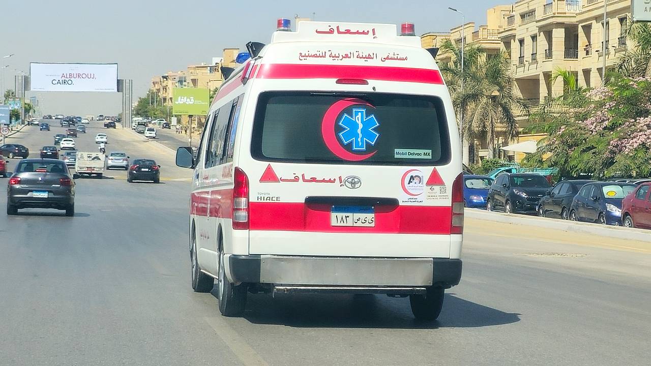 Турист пошел в бар с местными женщинами во время отдыха в Египте и получил ножом в живот