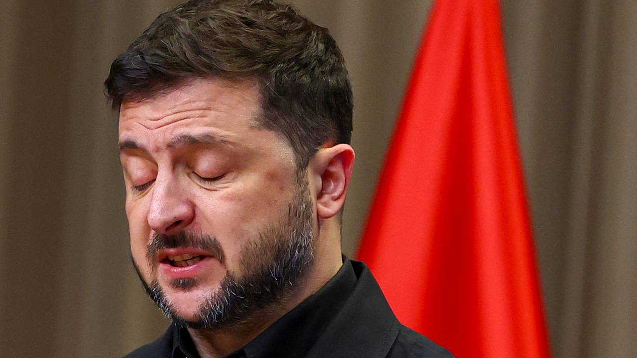 Зеленский предложил провести выборы президента онлайн