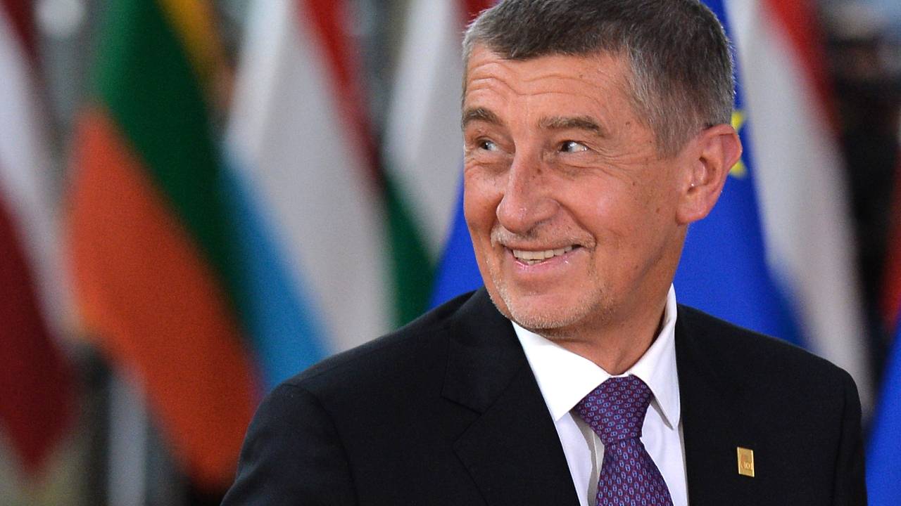 Премьер-министр Чехии раскрыл тему разговора с Трампом