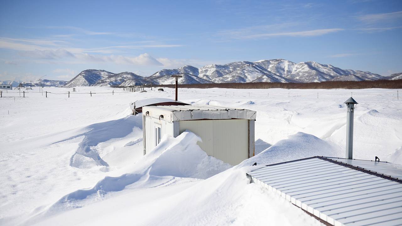 На Камчатке тысячи людей остались без света и тепла из-за метели