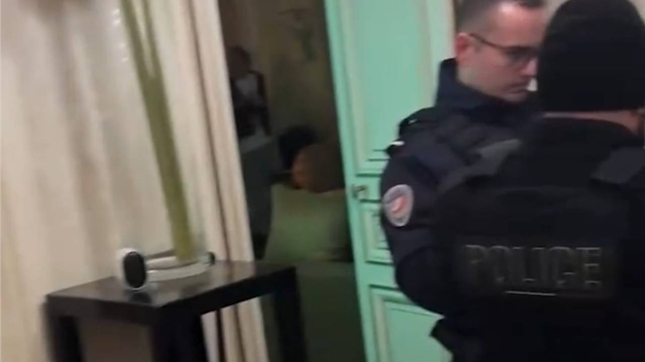 Популярного в России блогера ограбили в Париже