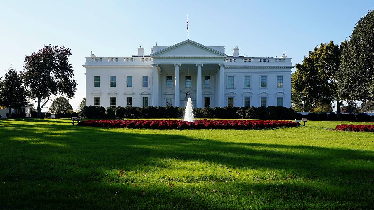 Белый дом пообещал больше мемов и депортаций