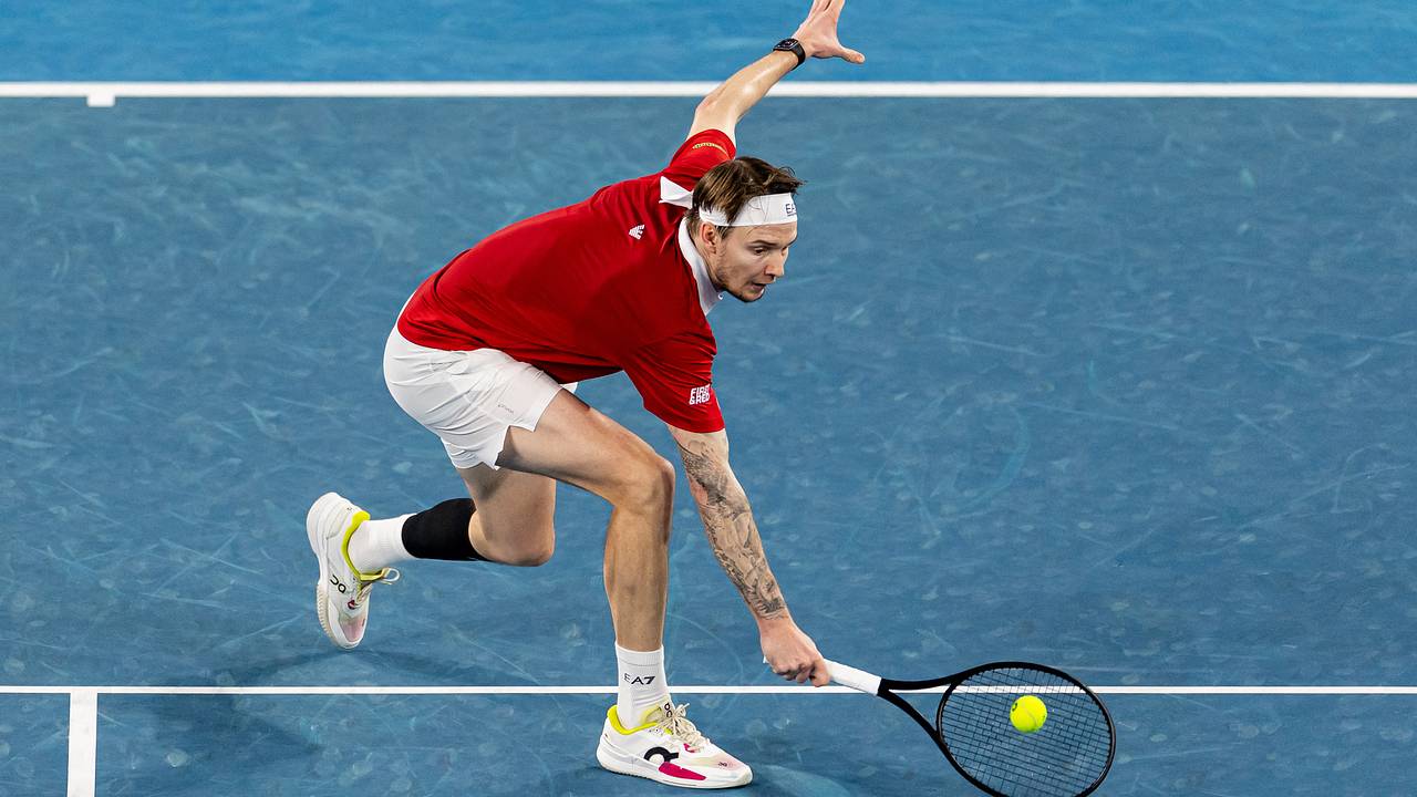 Казахстанский теннисист нецензурно оценил игру соперника во время матча на Australian Open