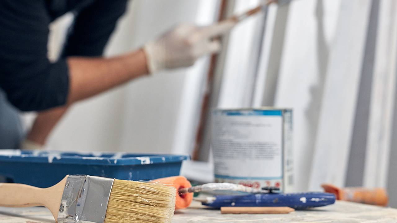 Жильцы многоквартирного дома в России попали в больницу из-за ремонта соседа