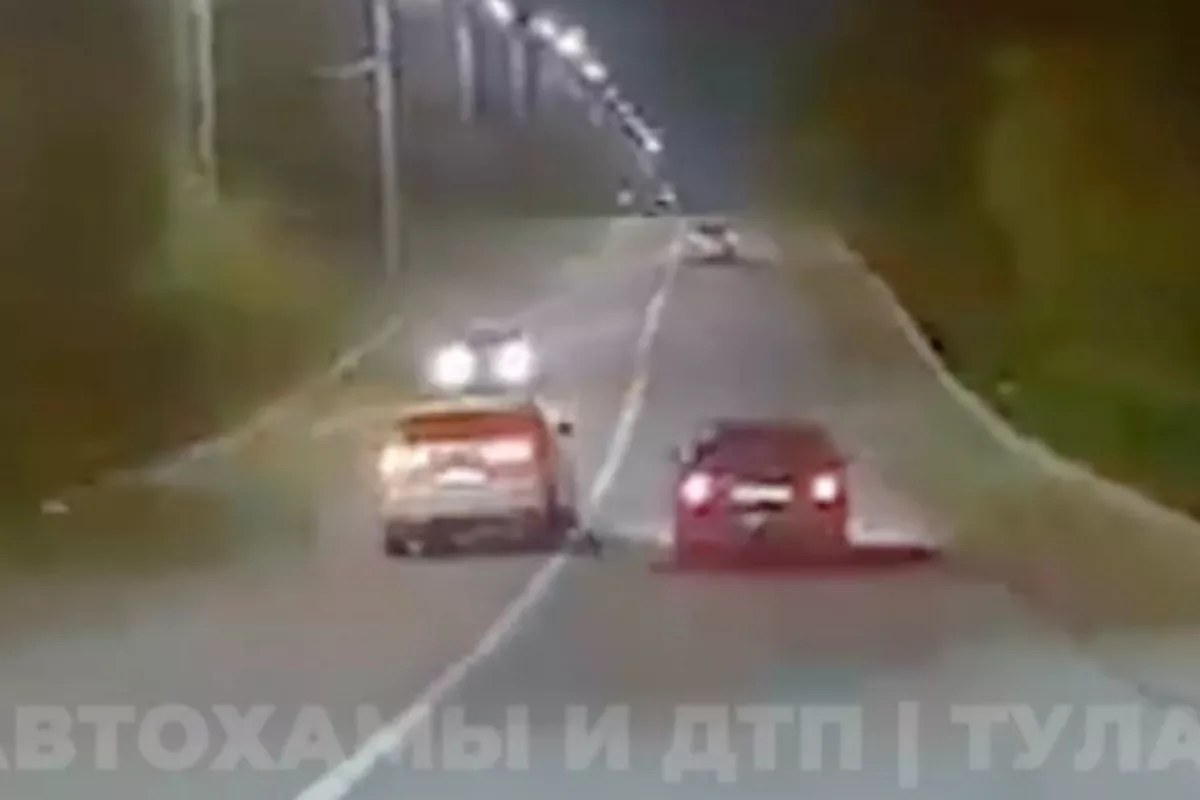 Под Тулой кроссовер чуть не устроил смертельное ДТП, выехав на встречку
