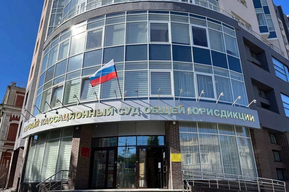 На машину упало стекло: суд в Саратове не встал на сторону водителя