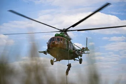 Ми-8ПСГ с «Витебском» сопроводил «Аллигаторов» в зоне СВО