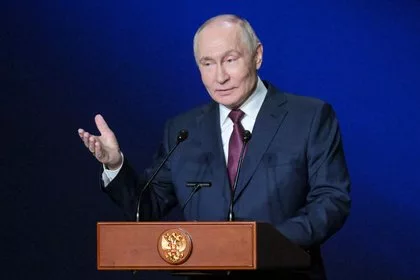 Путин описал уход западных компаний из России словами «чуть не плакали»