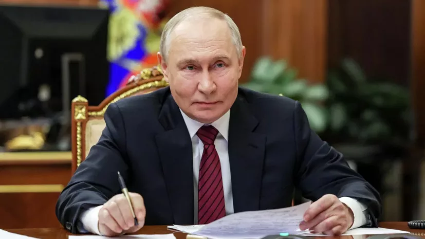 Песков: Путин готов к диалогу со всеми, включая Макрона и Мерца
