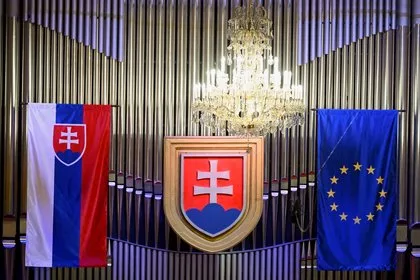 В России назвали причину противостояния Словакии с ЕС