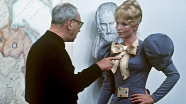 Режиссер-постановщик Сергей Юткевич и французская актриса Марина Влади в роли Лики Мизиновой на съемках фильма "Сюжет для небольшого рассказа". Киностудия Мосфильм01.10.1969