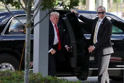Самолет нарушил запретную зону у резиденции Трампа