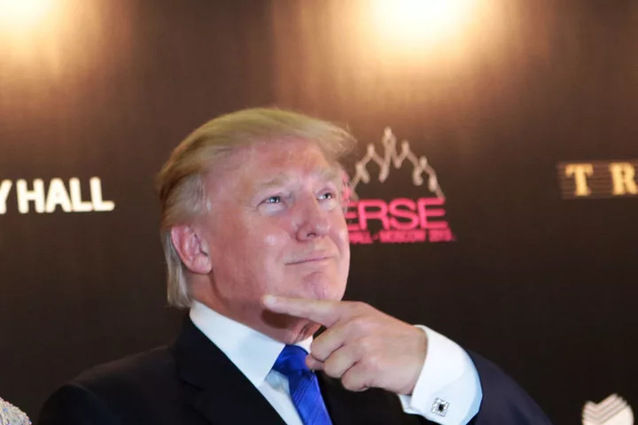 Трамп рассказал, зачем наносит себе макияж