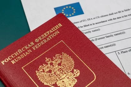В Литве вновь призвали Европу отказаться от выдачи шенгена россиянам